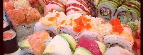 Fujiyama Sushi and Hibachi Grill is one of Tempat yang Disukai Andrew.