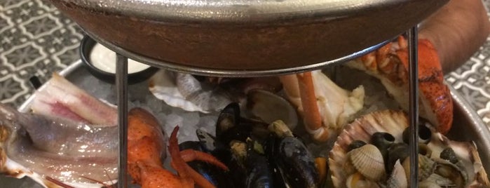Mr.Crab Seafood Restaurant is one of Posti che sono piaciuti a Felipe.