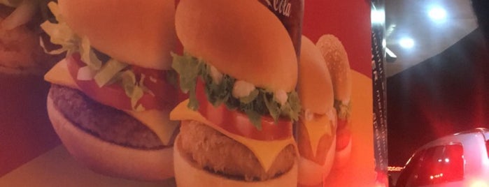 McDonald's (Drive Thru) is one of Posti che sono piaciuti a Tamer.