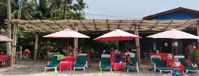 Playa Las Gatas is one of IXTAPA ZIHUATANEJO.