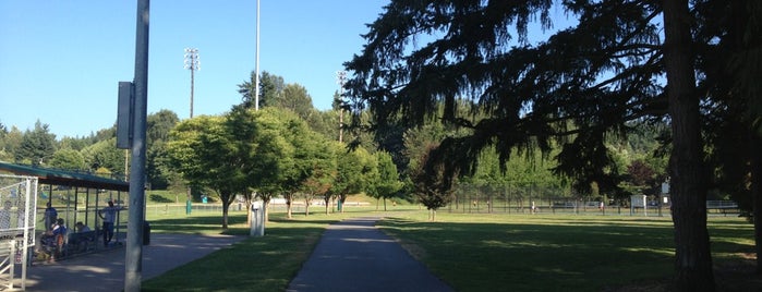 Tibbetts Valley Park is one of Doug'un Beğendiği Mekanlar.