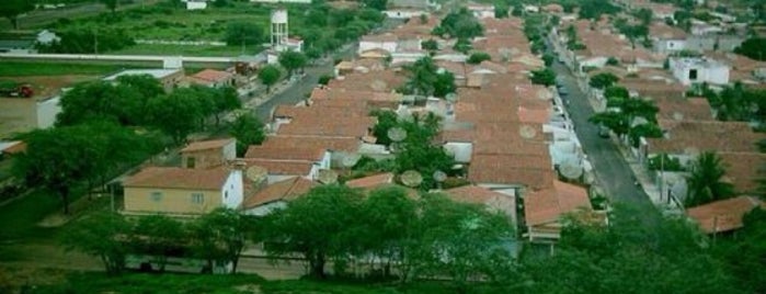 Conjunto Habitacional Petrônio Portela (COHAB) is one of Favoritos.