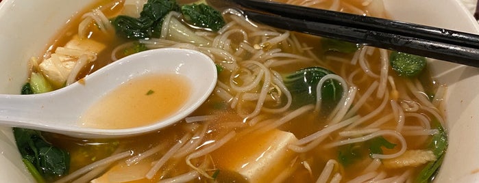Noodle Land is one of Markさんのお気に入りスポット.