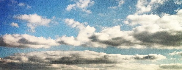 Midpoint is one of Esplanadas.