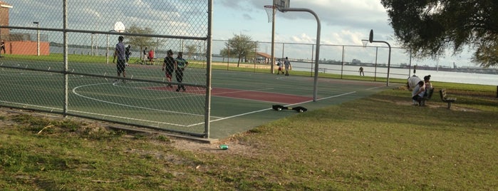 Desoto Park is one of Kimmie's Saved Places.