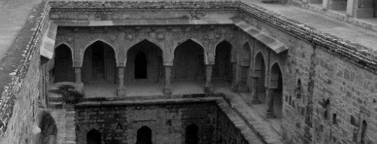Mehrauli Archaeological Park | महरौली पुरातत्व पार्क is one of ada goes to india.