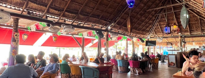 La Parrilla Mexican Grill is one of Cancún.