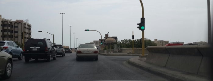 Squared Bridge is one of สถานที่ที่ Tawfik ถูกใจ.