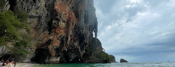 Krua Phra Nang is one of ต้องชิม.