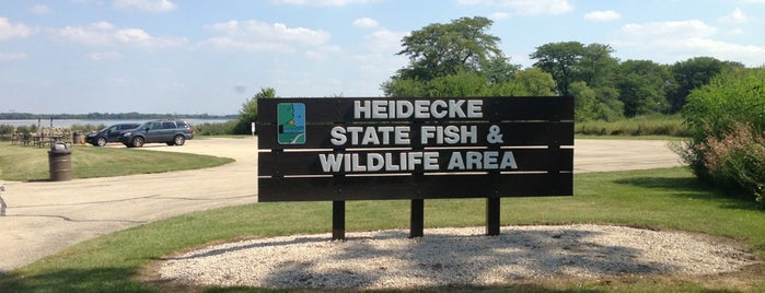 Heidecke Lake is one of Illinois: State and National Parks.