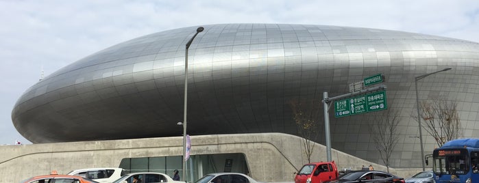 Dongdaemun History & Culture Park is one of S.korea.