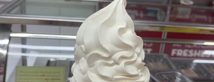 Carvel Ice Cream is one of Tempat yang Disukai armin.