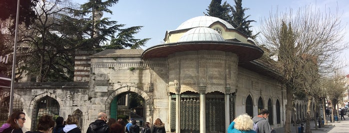 Tomb of Hekimoğlu Ali Pasha is one of 1-Fatih to Do List | Spirituel Merkezler.