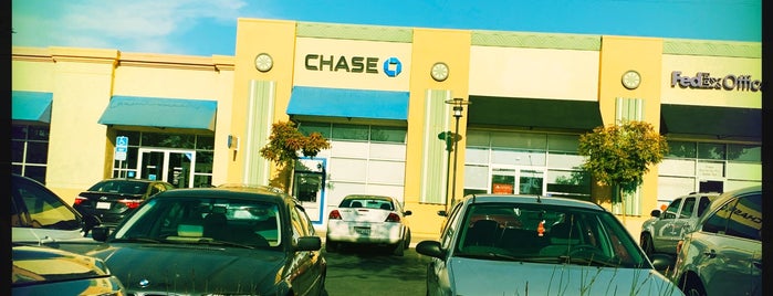 Chase Bank is one of Community Hill places.