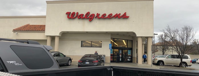 Walgreens is one of Tempat yang Disukai Vickye.