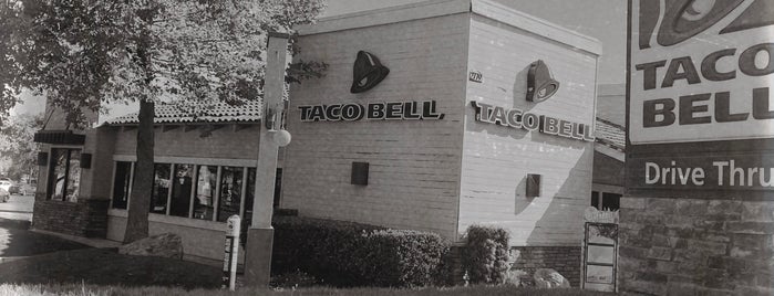 Taco Bell is one of Lisa'nın Beğendiği Mekanlar.