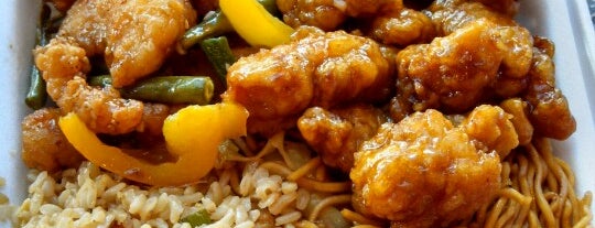 Panda Express is one of Thomasさんのお気に入りスポット.