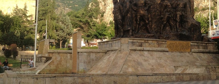 Anıt Meydanı is one of AMASYA GEZİ REHBERİ.