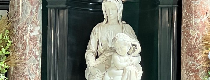Madonna di Michelangelo is one of Bruges.