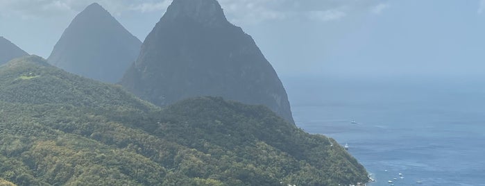 Soufrière is one of สถานที่ที่ Jeeleighanne ถูกใจ.