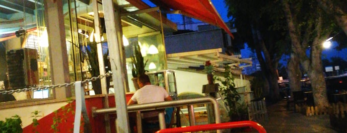 Manolito Pizza & Pasta is one of Nicosia Drinks.