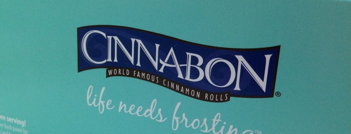 Cinnabon is one of Tempat yang Disukai Balashov.