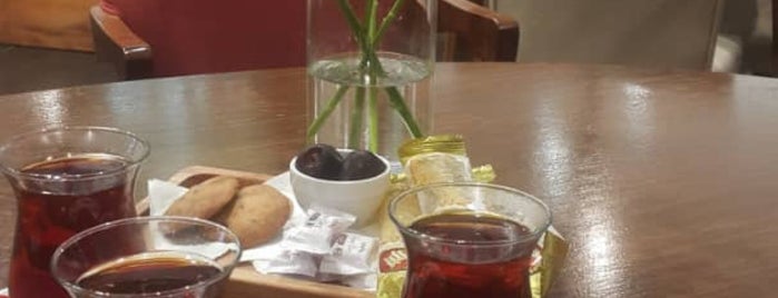 Saray Coffee is one of تمام کافه های مشهد.