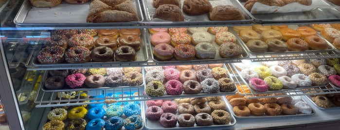 Happy Donuts is one of Palo Alto.