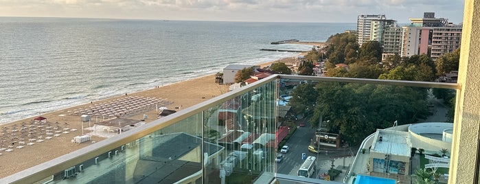 INTERNATIONAL Hotel Casino & Tower Suites is one of Varna’s best.