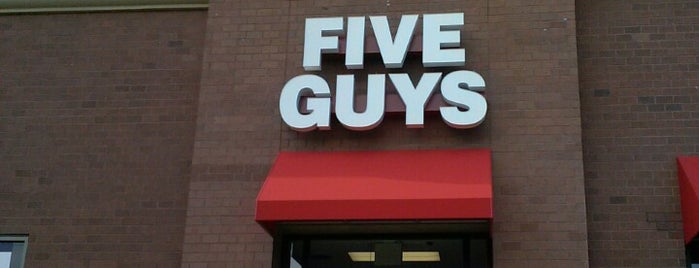 Five Guys is one of สถานที่ที่ Thomas ถูกใจ.