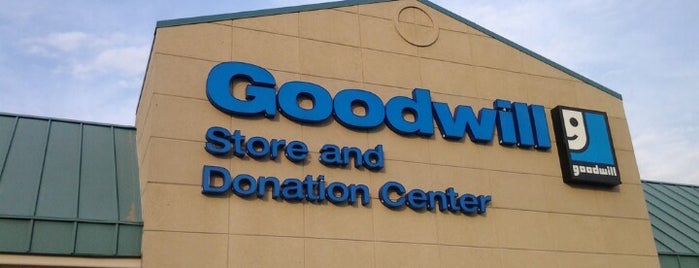 Goodwill Store & Donation Center is one of Bomb Thrift Stores 👕.