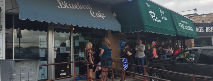 The Bluebird Cafe is one of Lugares favoritos de Benjamin.