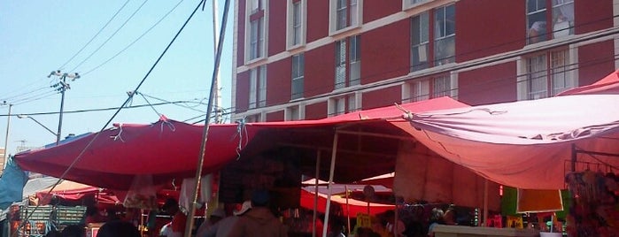 Tianguis las vias is one of Lugares favoritos de Fhara.