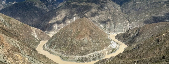 The Great Bend of Jinsha is one of Shangri-la to Lijiang.