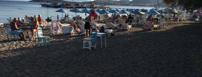 Egene Beach is one of Ebru'nun Beğendiği Mekanlar.