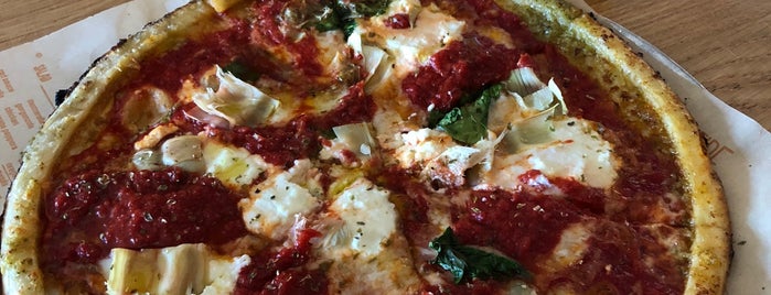 Blaze Pizza is one of Posti che sono piaciuti a Adr.