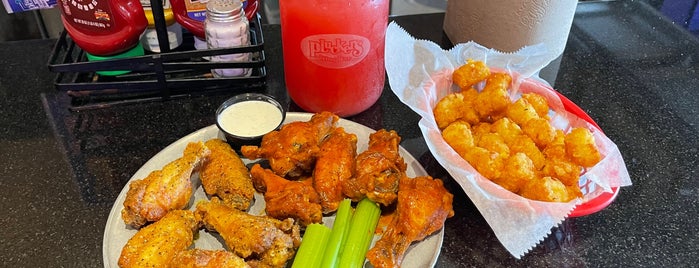 Pluckers Wing Bar is one of Austin foodies.