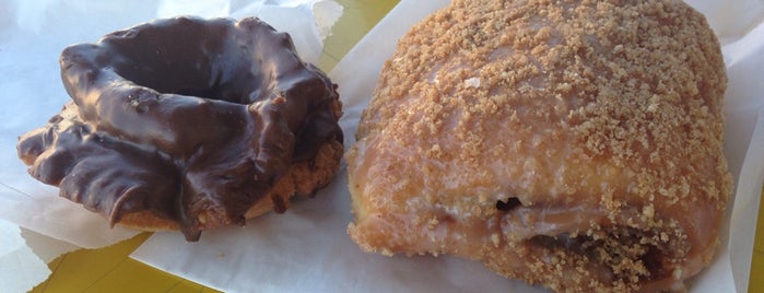 DK's Donuts is one of Old School L.A./OC Bakeries, Donuts & Sweets.