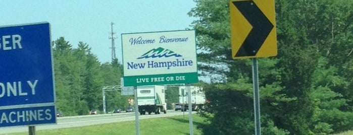 New Hampshire / Massachusetts Border is one of Tempat yang Disukai Tammy.