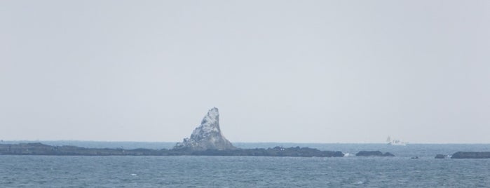烏帽子岩(姥島) is one of 江の島〜鎌倉〜葉山ポタ♪.
