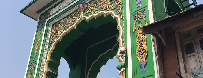 Mahim Dargah is one of Mumbai Maximum.