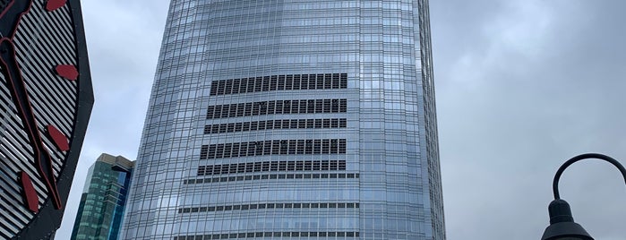 Goldman Sachs Tower is one of Locais curtidos por Consta.