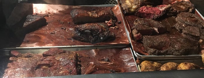 Cooper's Old Time Pit Bar-B-Que is one of Constaさんのお気に入りスポット.