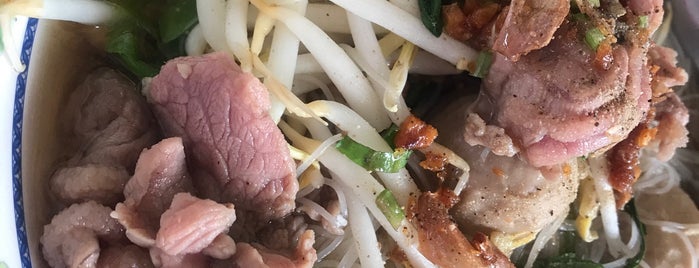 เนื้อหม้อไฟ อินทามาระ 42 is one of Kanokpornさんのお気に入りスポット.