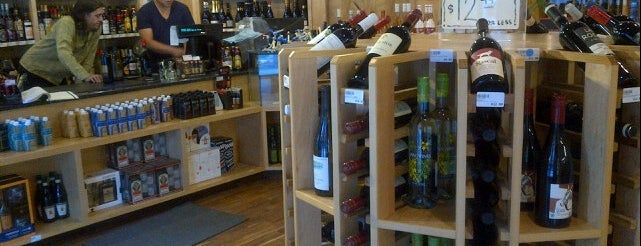 Red, White & Green Wine & Spirits is one of New York - Cavistes.