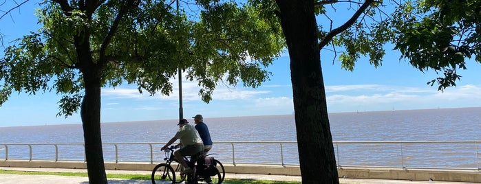 Paseo del Viento is one of Olivos.