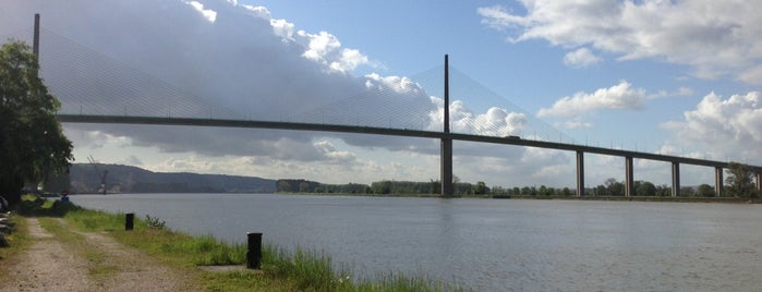 Brotonne-Brücke is one of Normandie.