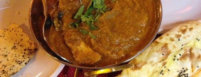 Taste of India is one of Locais curtidos por Tota.