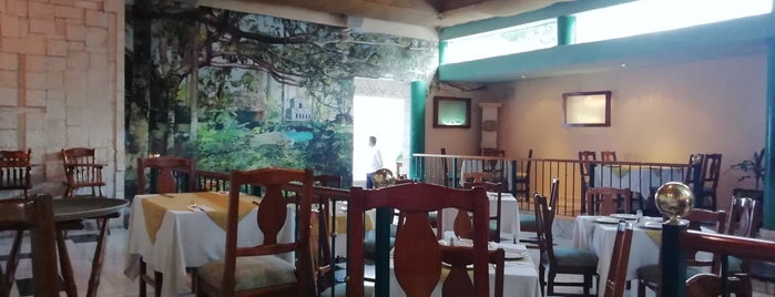 Restaurante Labná is one of 25 lugares imperdibles del Caribe Mexicano.