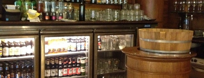 Hemingway's Bangkok is one of #BeerJunkie.